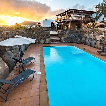 Villa Alcalde Мачер Экстерьер фото